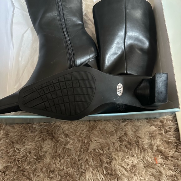 Caressa Black Heeled Boots Size 7.5 - Picture 5 of 5